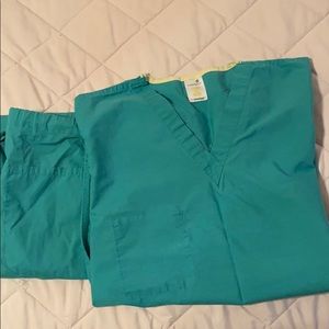 standard size small scrubs